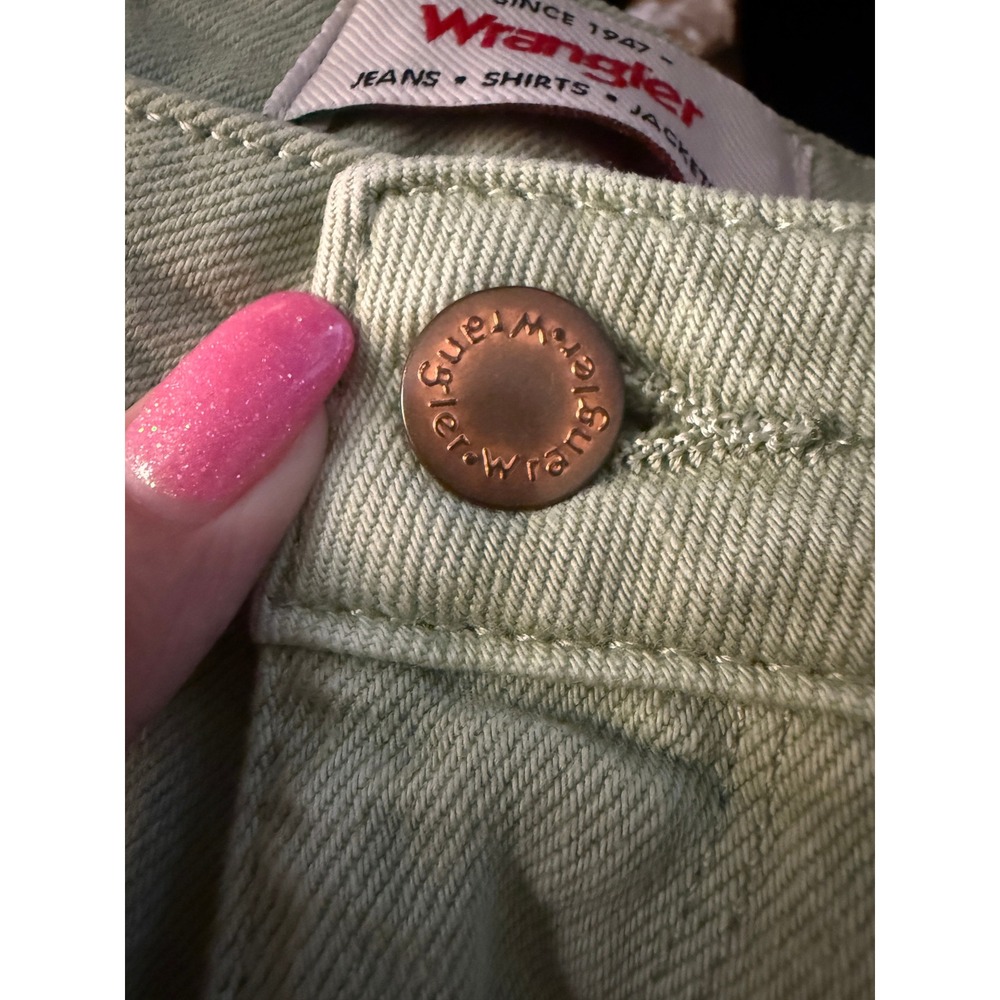 Wrangler Vintage Short Womens 2/26 Sage Green Raw Hem NWT - Picture 3 of 8
